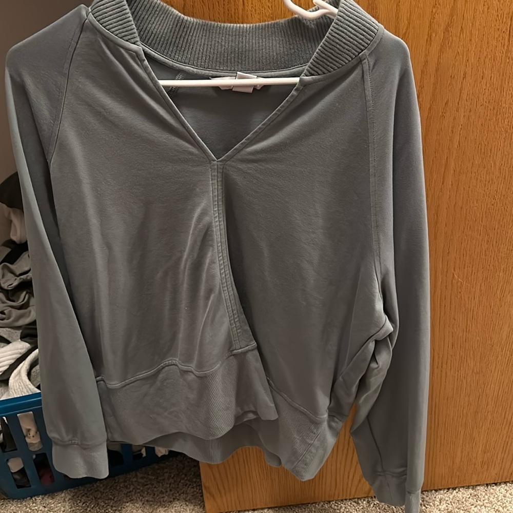Athleta Womens Eastbound Sweatshirt XL in a beautiful greenish color